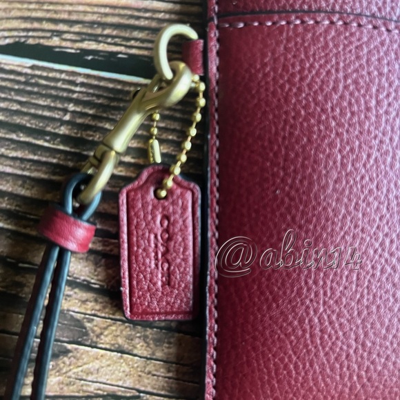 NWT Coach Pebble Leather Large Card Case Wristlet - Picture 3 of 5